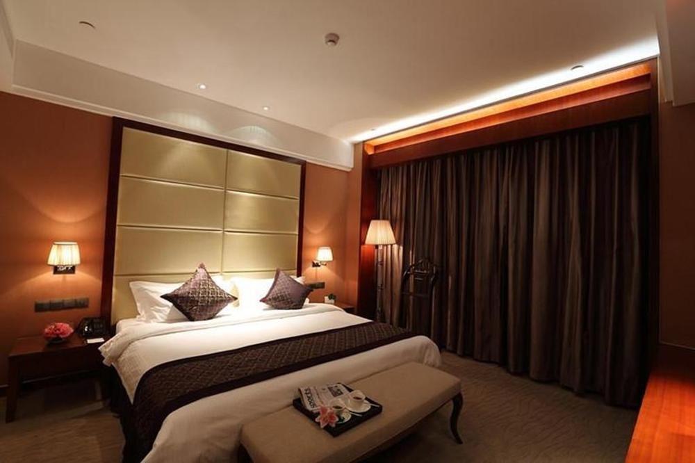 Wuhan Tianchimel Hotel Buitenkant foto