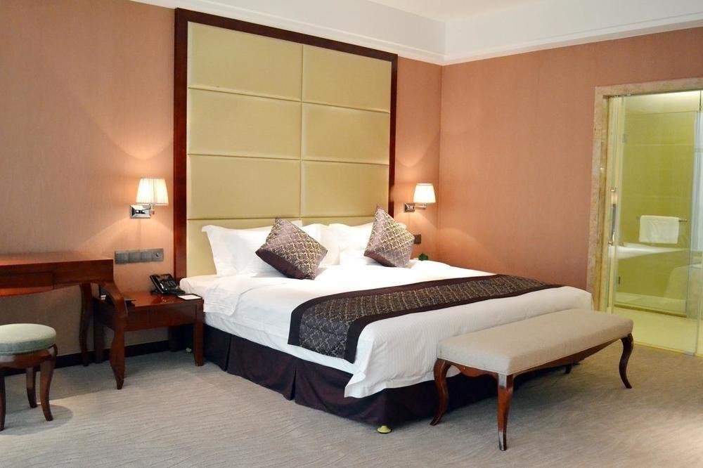 Wuhan Tianchimel Hotel Buitenkant foto