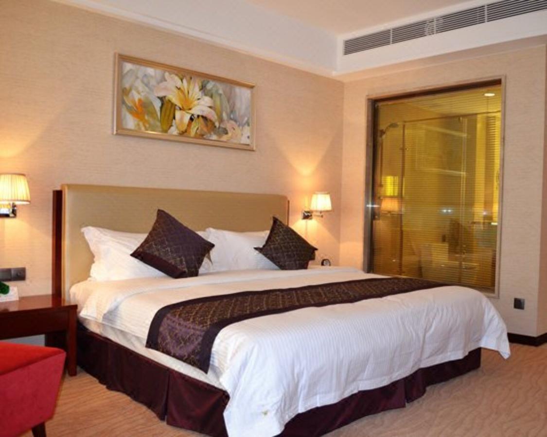 Wuhan Tianchimel Hotel Buitenkant foto