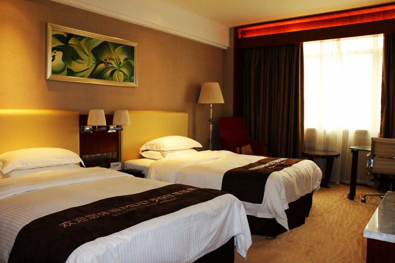 Wuhan Tianchimel Hotel Buitenkant foto